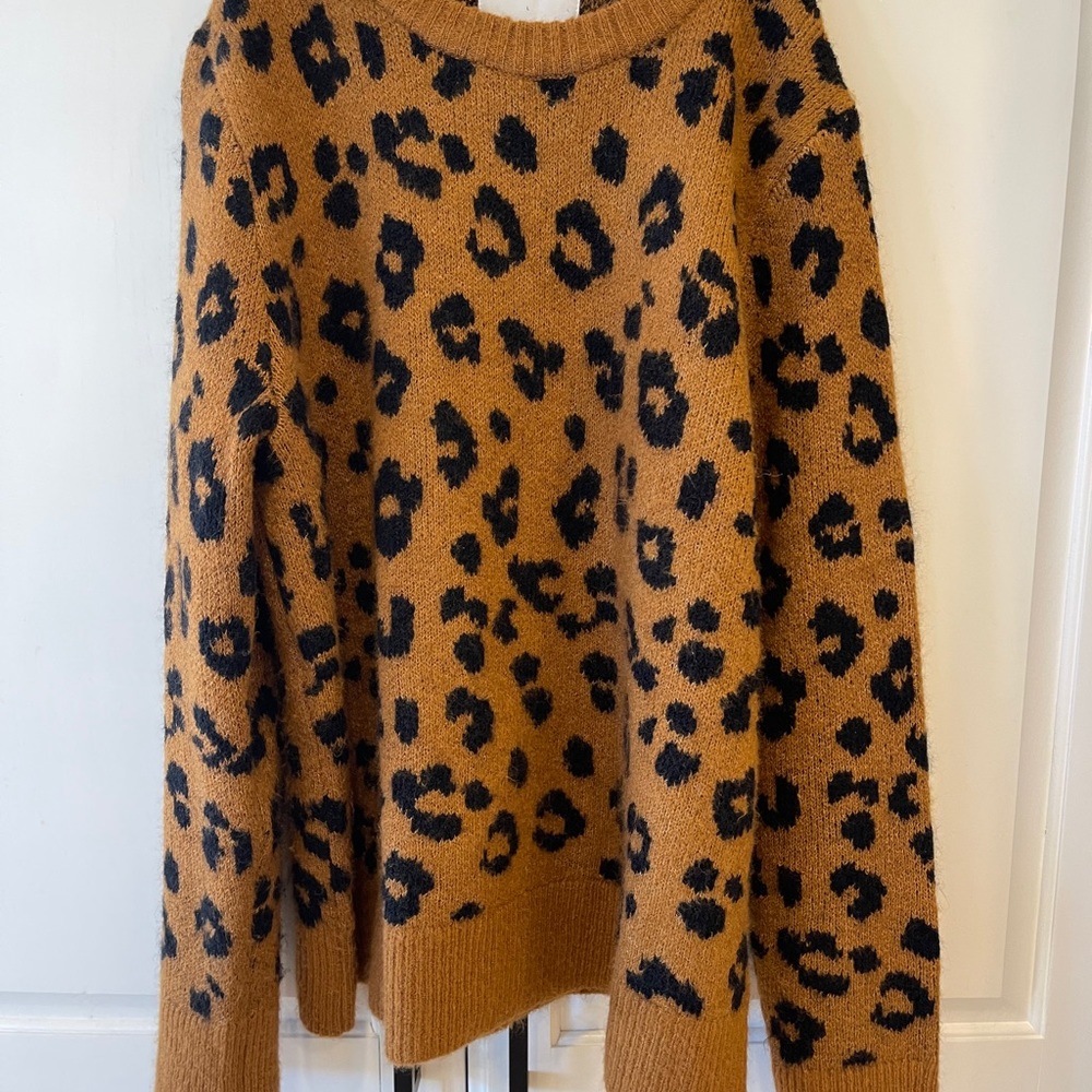 Old navy leopard sweater